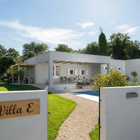 E - Stunning Modern Villa *