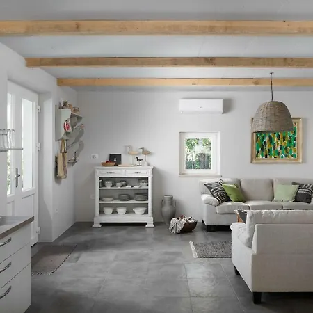 E - Stunning Modern * Cepljani