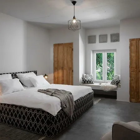 E - Stunning Modern * Cepljani