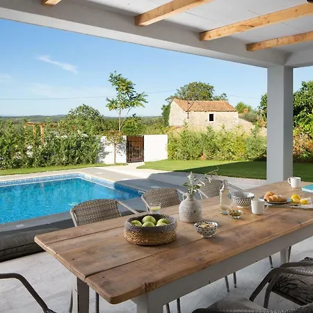 فيلة E - Stunning Modern Cepljani
